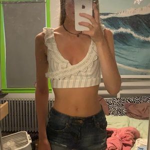 American Eagle crop top